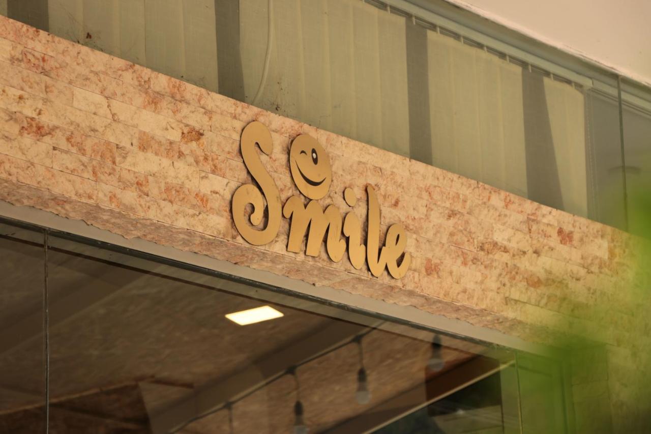 Hotel Smile Kobuleti Eksteriør bilde