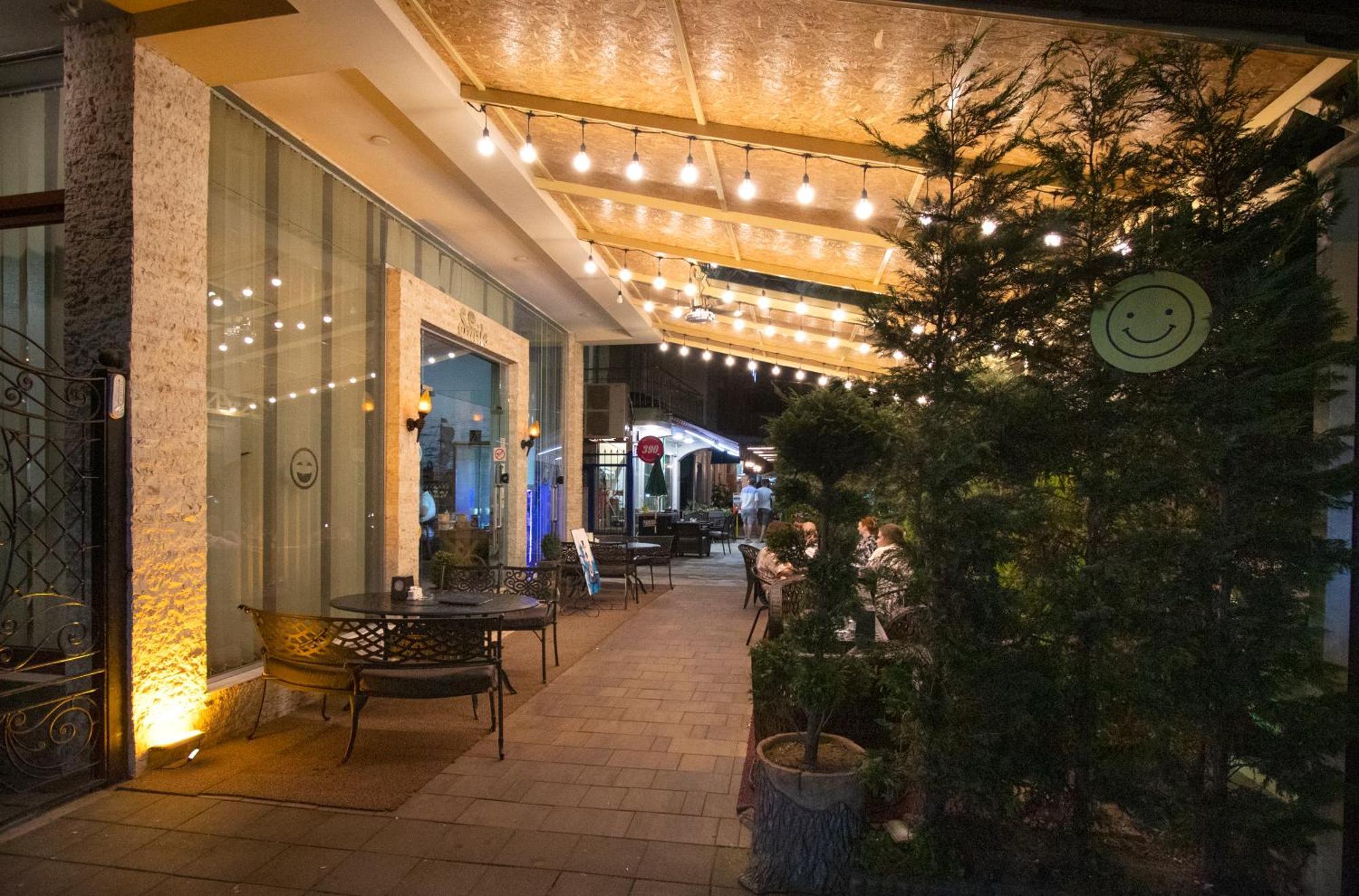 Hotel Smile Kobuleti Eksteriør bilde