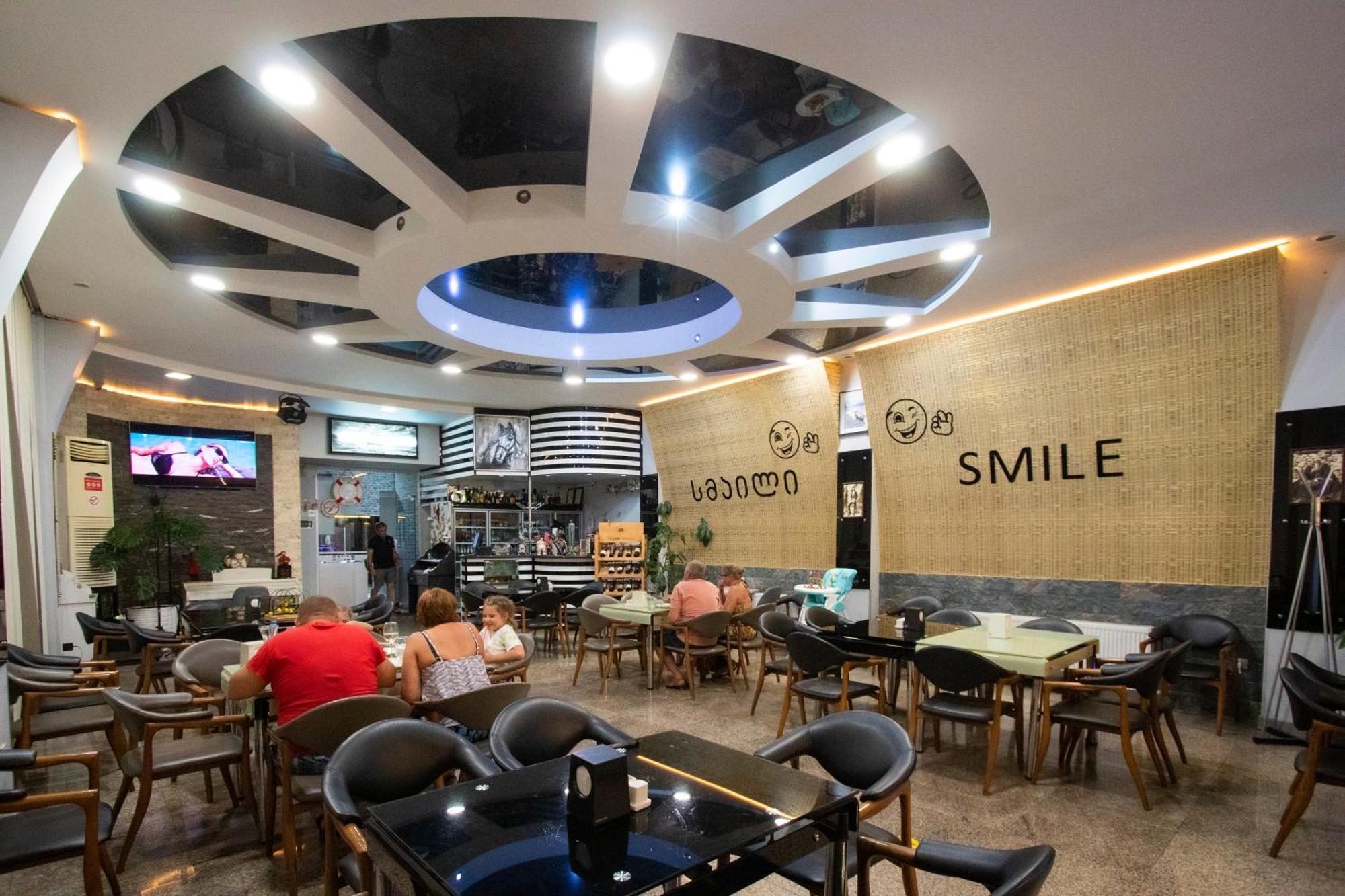 Hotel Smile Kobuleti Eksteriør bilde