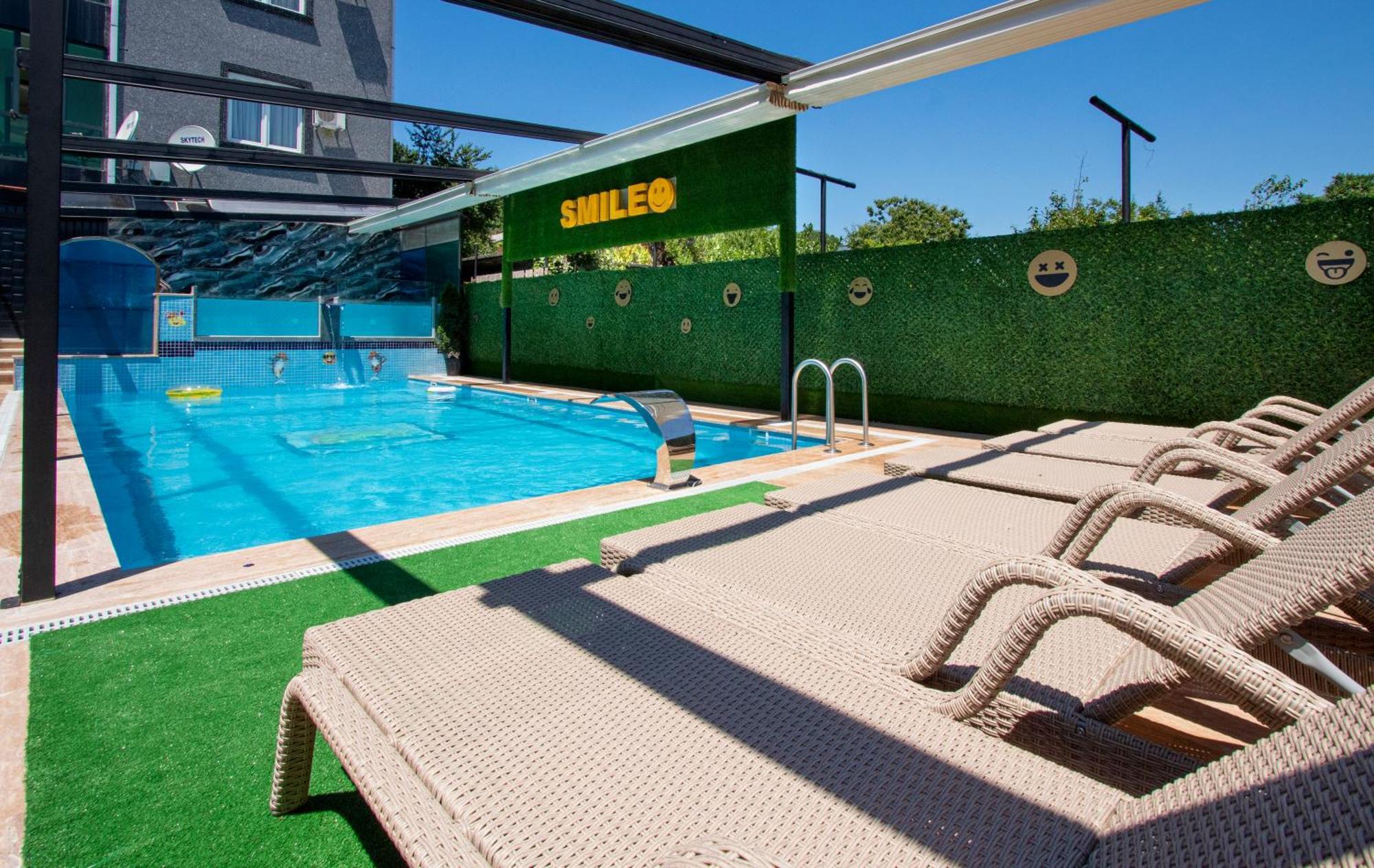 Hotel Smile Kobuleti Eksteriør bilde